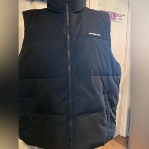 Hollister puffer vest